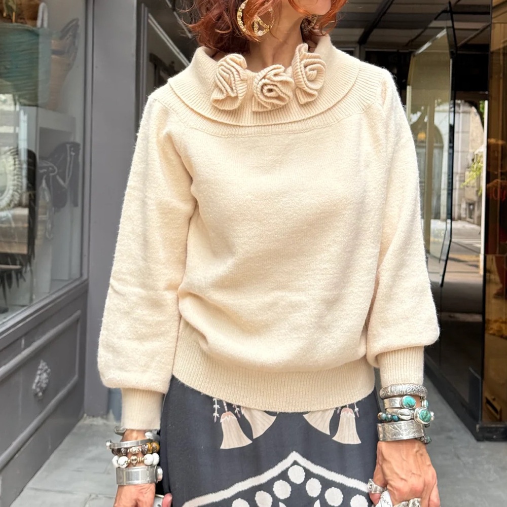 Nekane NKN Loto 3D Flower Off Shoulder Sweater Ivory Small Medium NWT - Picture 2 of 13